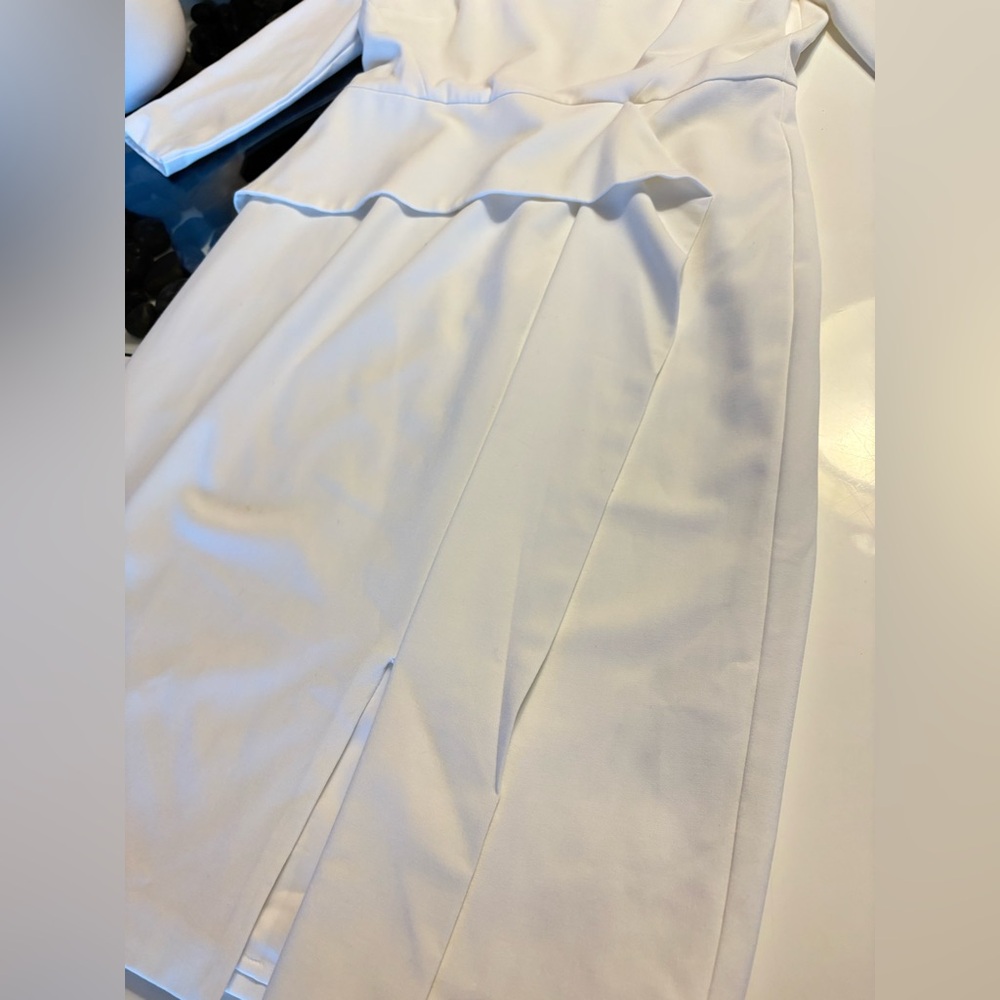 Vince Camuto- Elegant White Dress - Picture 3 of 10